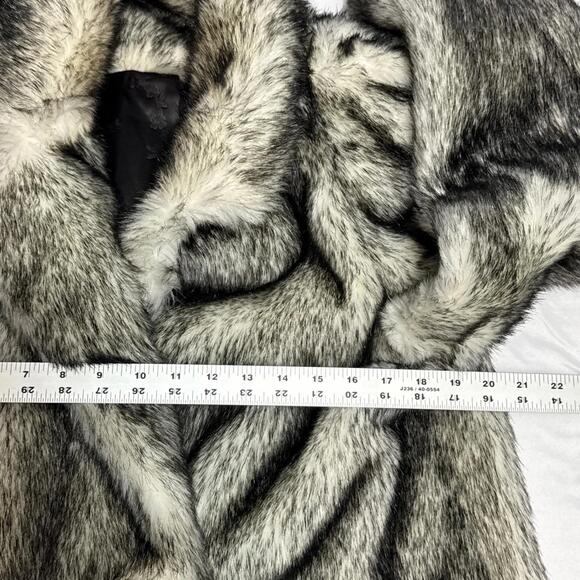 Women’s Vintage 1970’s - 1980’s Faux Fur Coat Union Made Silver Black READ - Picture 9 of 15